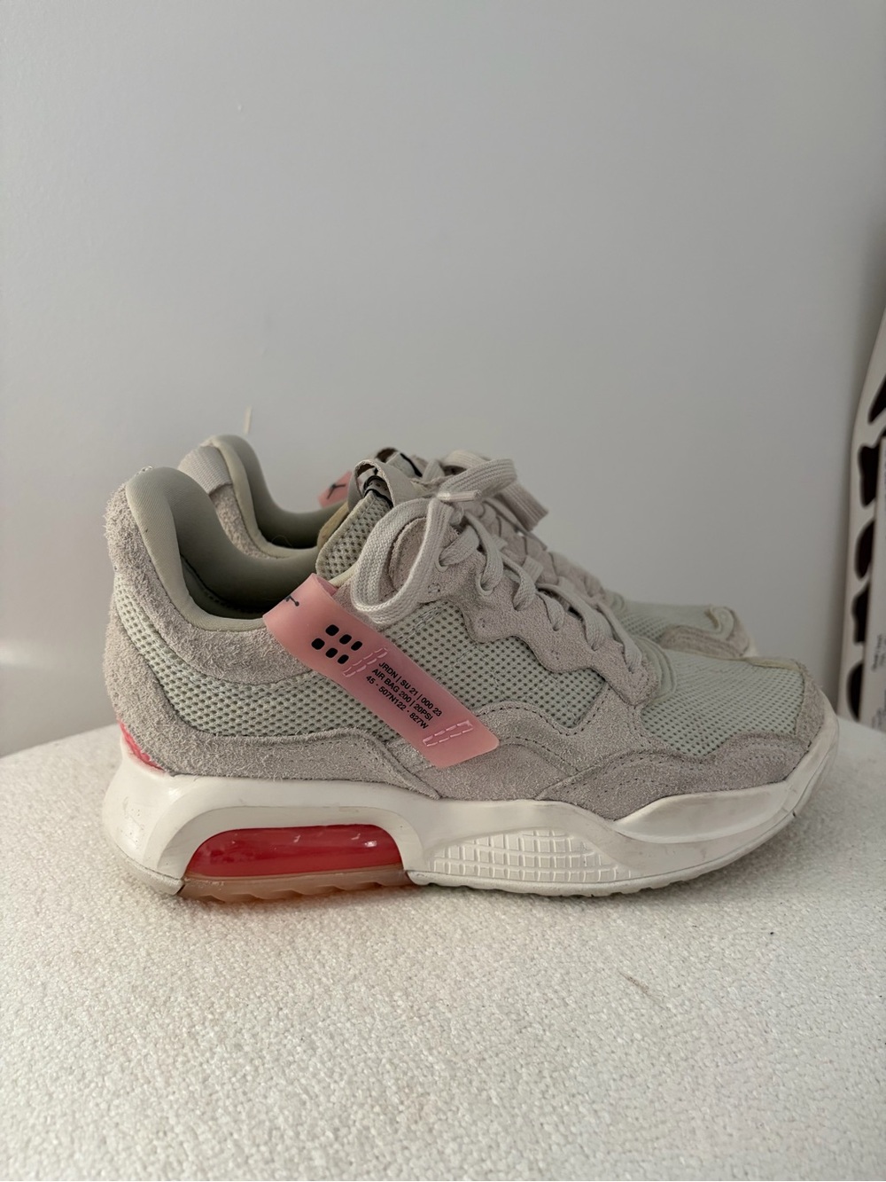 Nike Women’s Light Gray Mesh & Suede Sneakers with Pink Air Unit